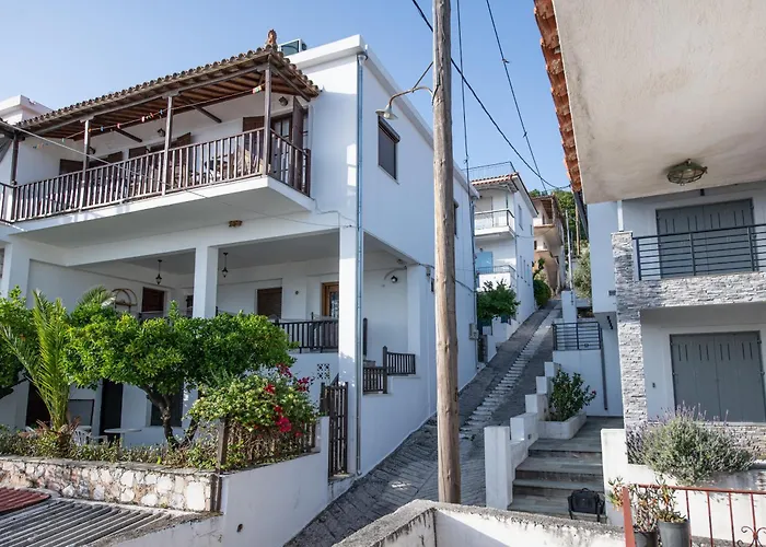 Lilian Beachfront Apartments