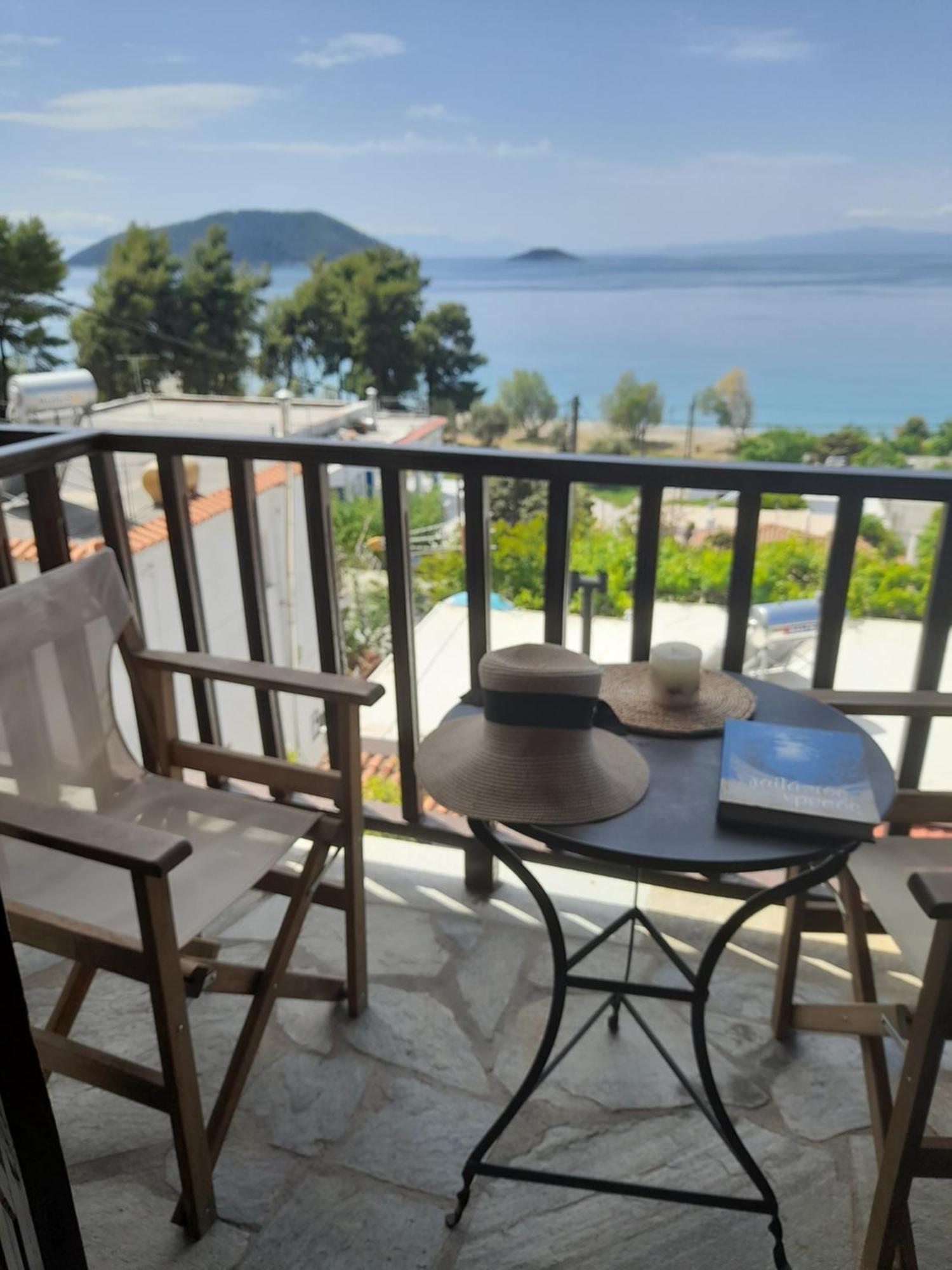 Lilian Beachfront Apartment Neo Klima