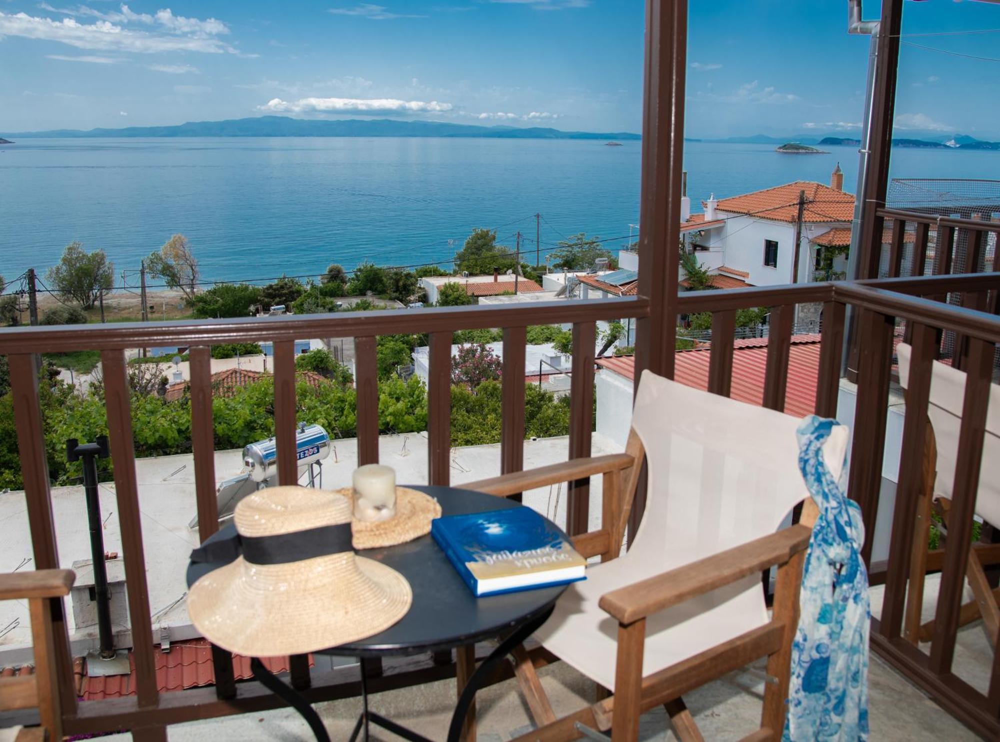 Lilian Beachfront Apartment Neo Klima