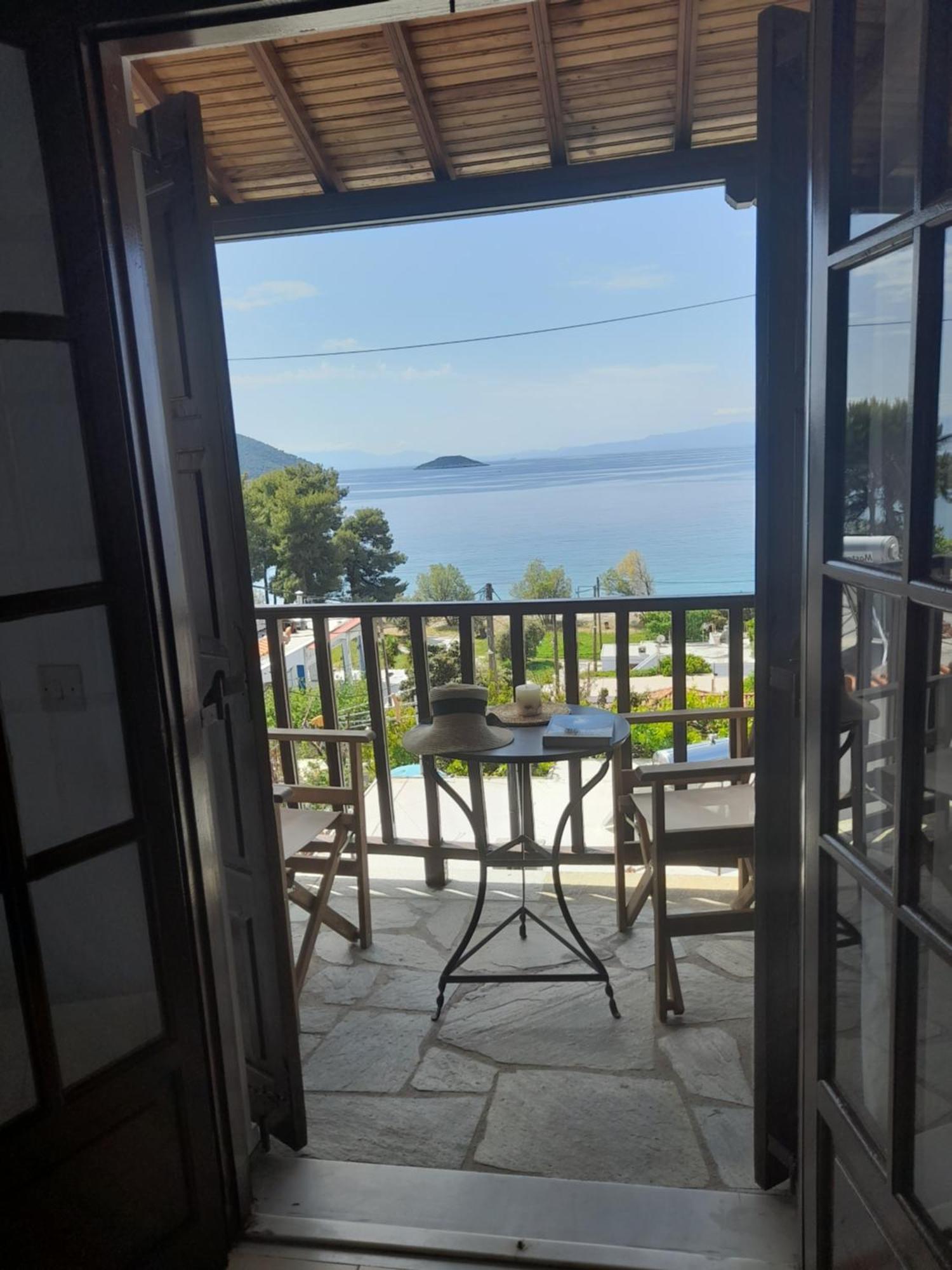 Lilian Beachfront *