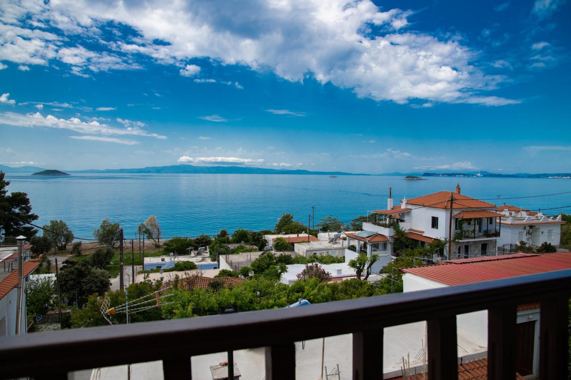 Lilian Beachfront Apartment Neo Klima