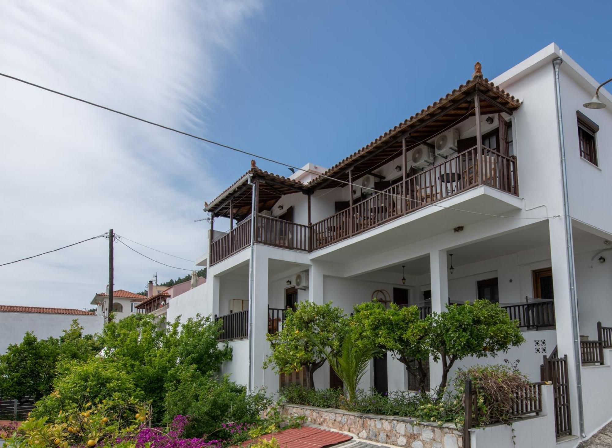 Lilian Beachfront *