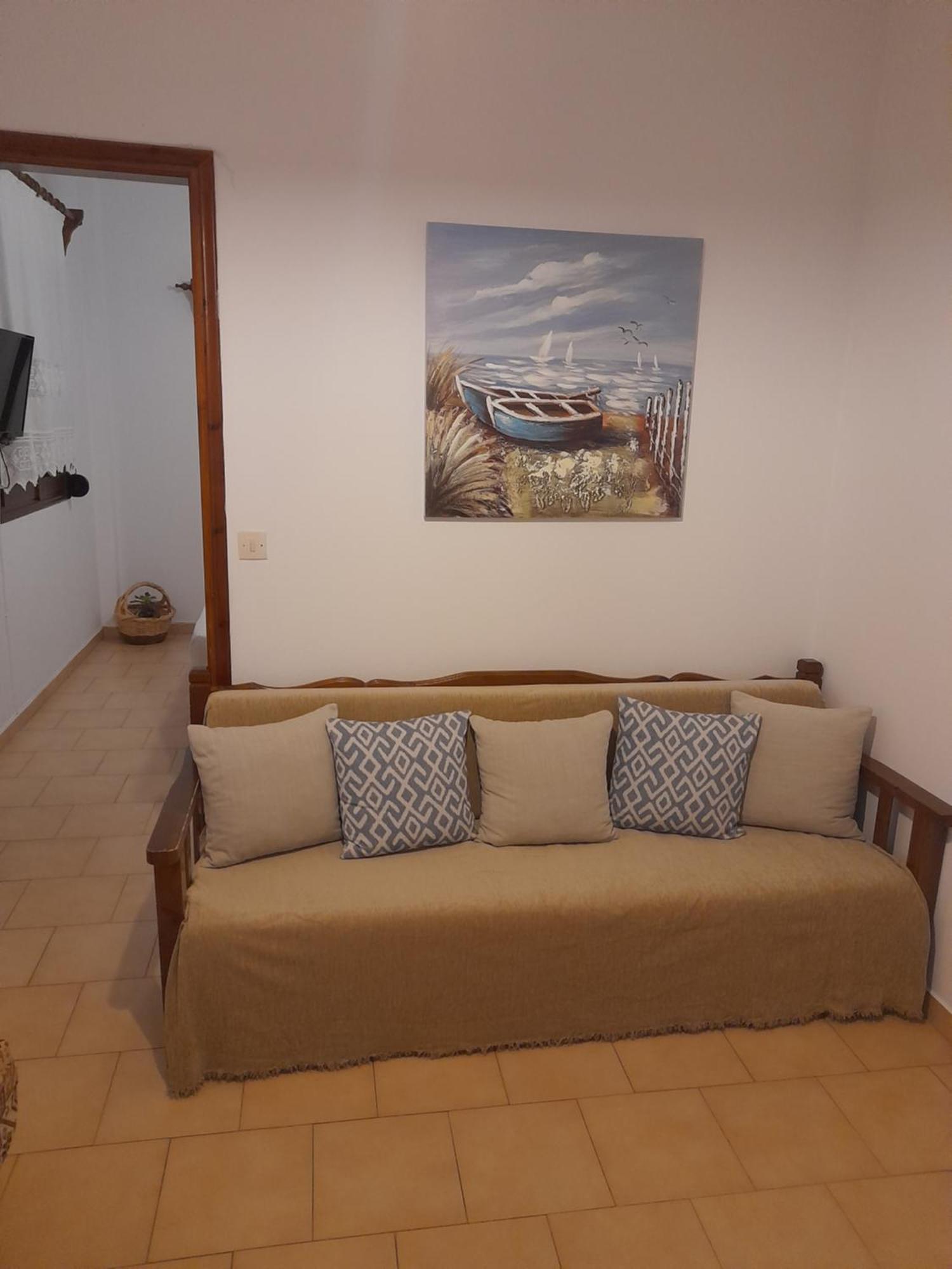 Lilian Beachfront Apartment *
