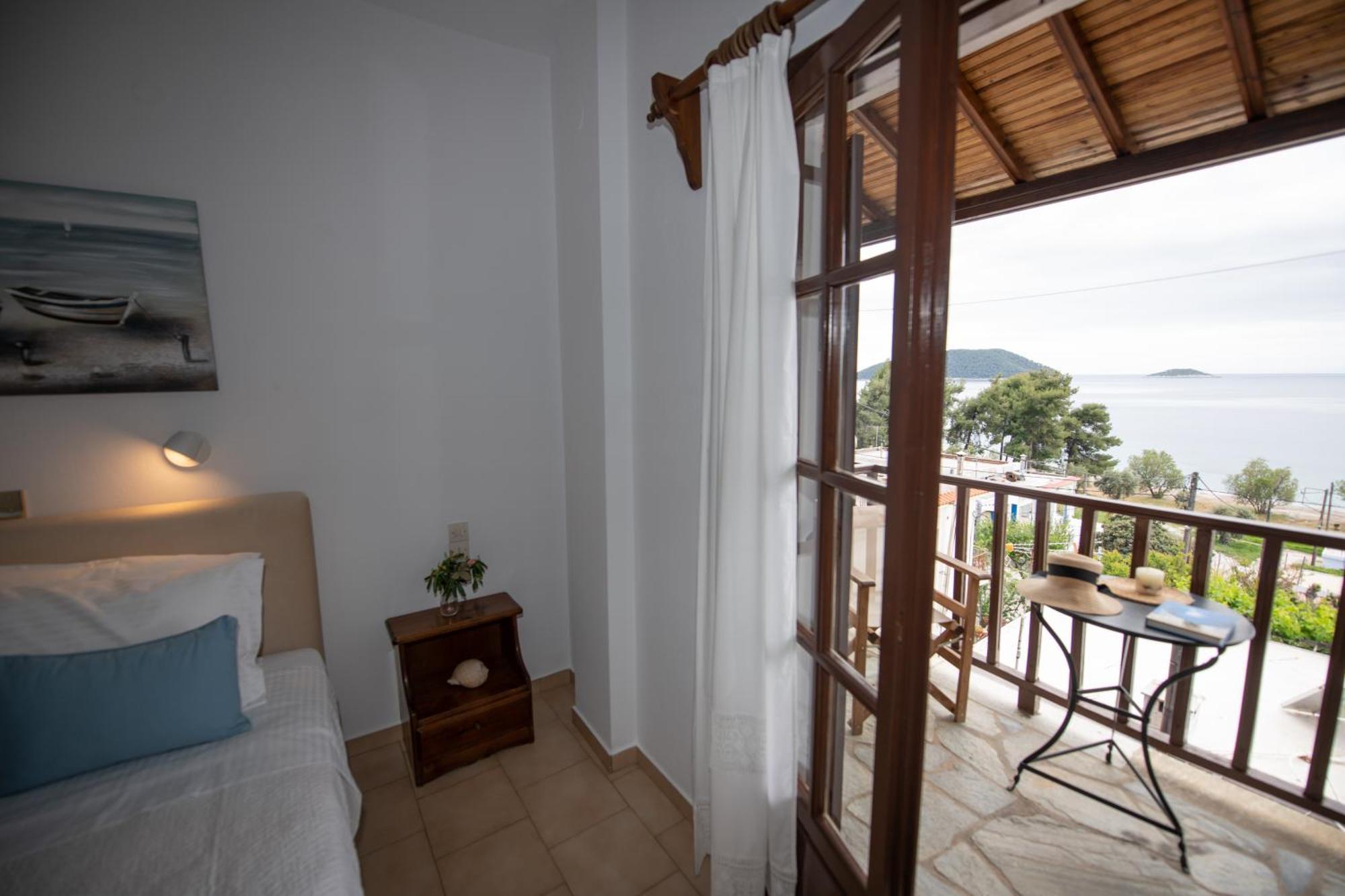 Lilian Beachfront Apartment Neo Klima