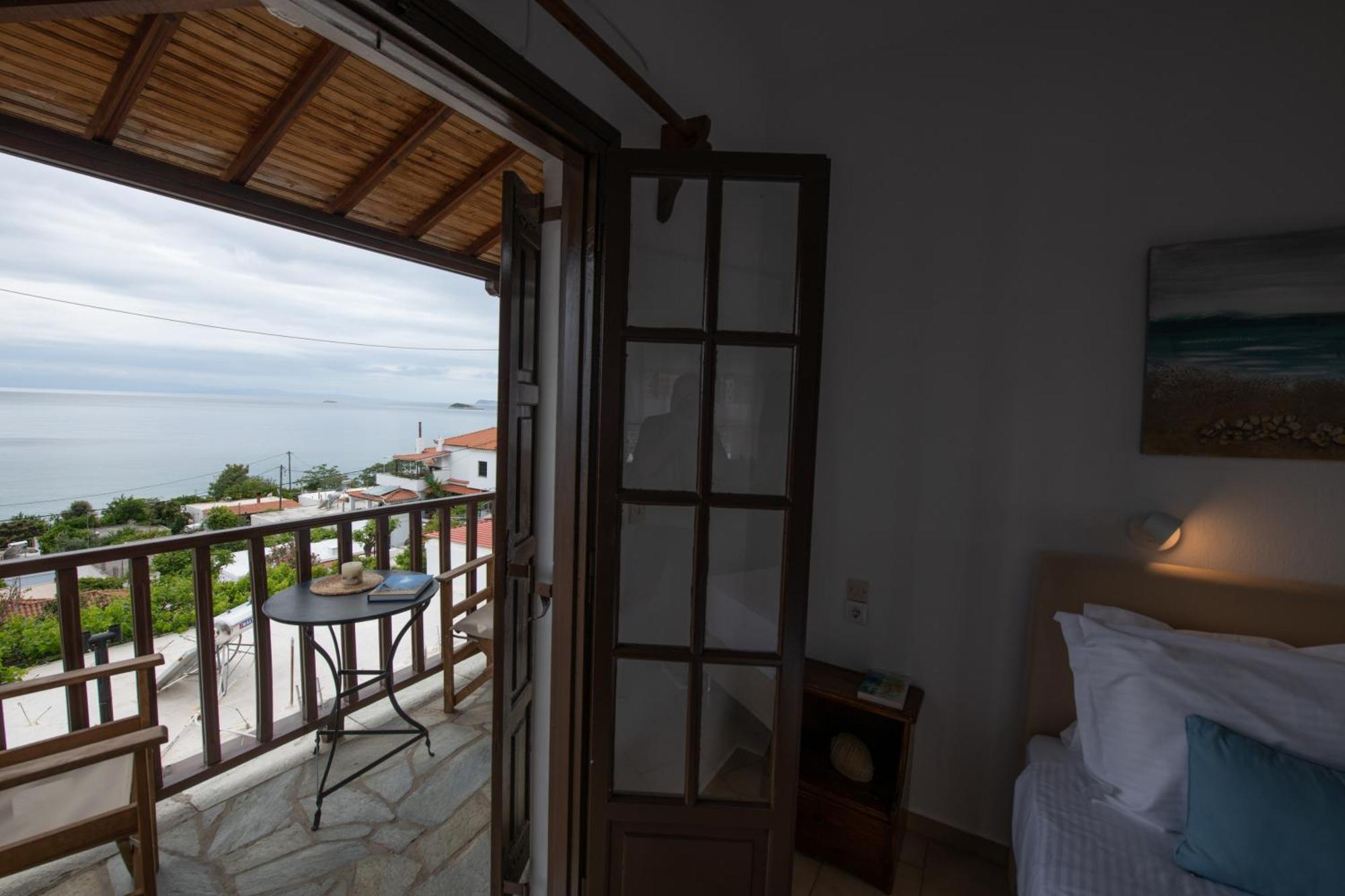 Lilian Beachfront Apartment Neo Klima