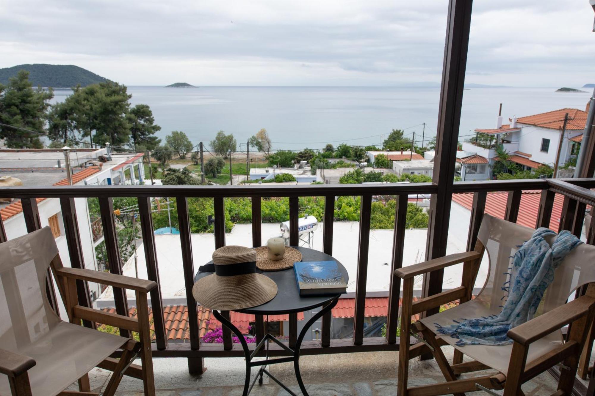 Lilian Beachfront Apartment Neo Klima